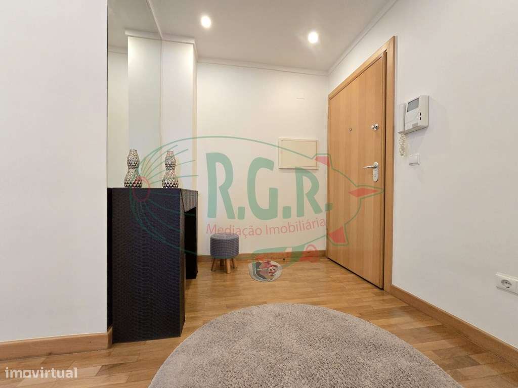 Apartamento T2| Lg Garagem 2 Carros | Localização Central São Cosme-45