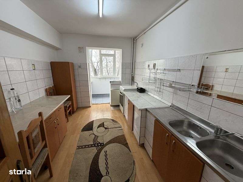 Inchiriez apartament 3 camere , Bulevardul Bucuresti - Imagine principală: 5/8