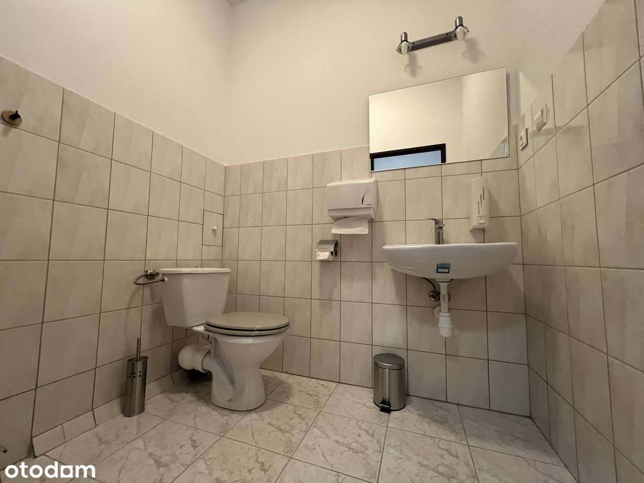 Na sprzedaż przestronne biuro przy Armii Krajowej!-7