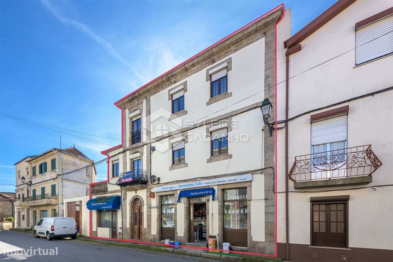 Prédio para venda centro de Caria com comércio no rés-do-chão e ampla-19