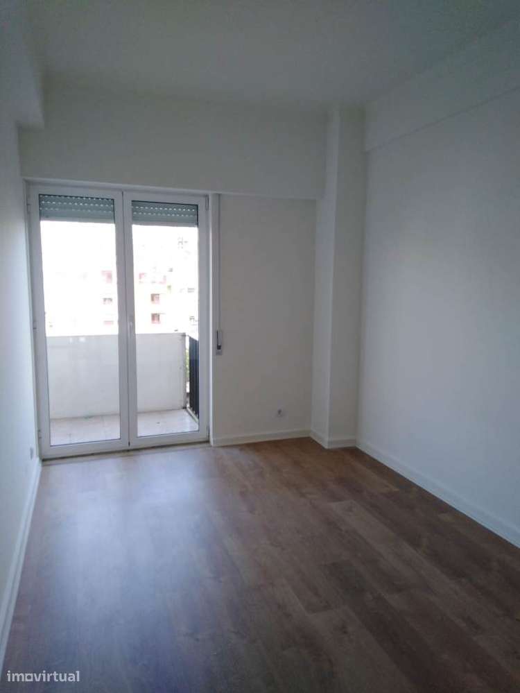 Apartamento T3 Remodelado e com vista para Monsanto - Grande imagem: 5/13