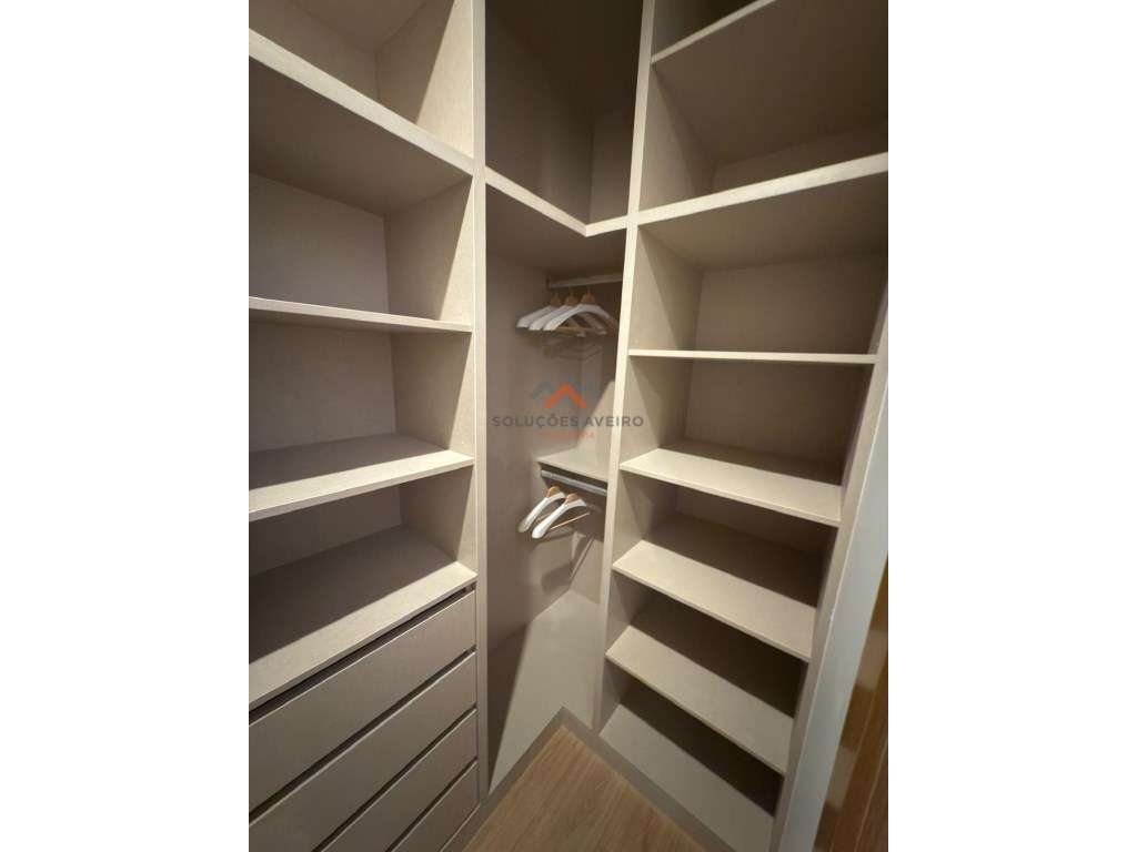 Moradia T4 Moderna | Cacia | A 5 Minutos de Aveiro-17