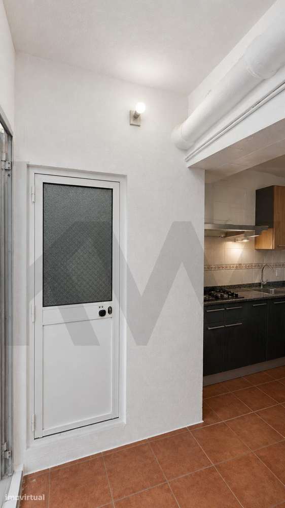Apartamento T2 com espaço adicional independente | Almada-24