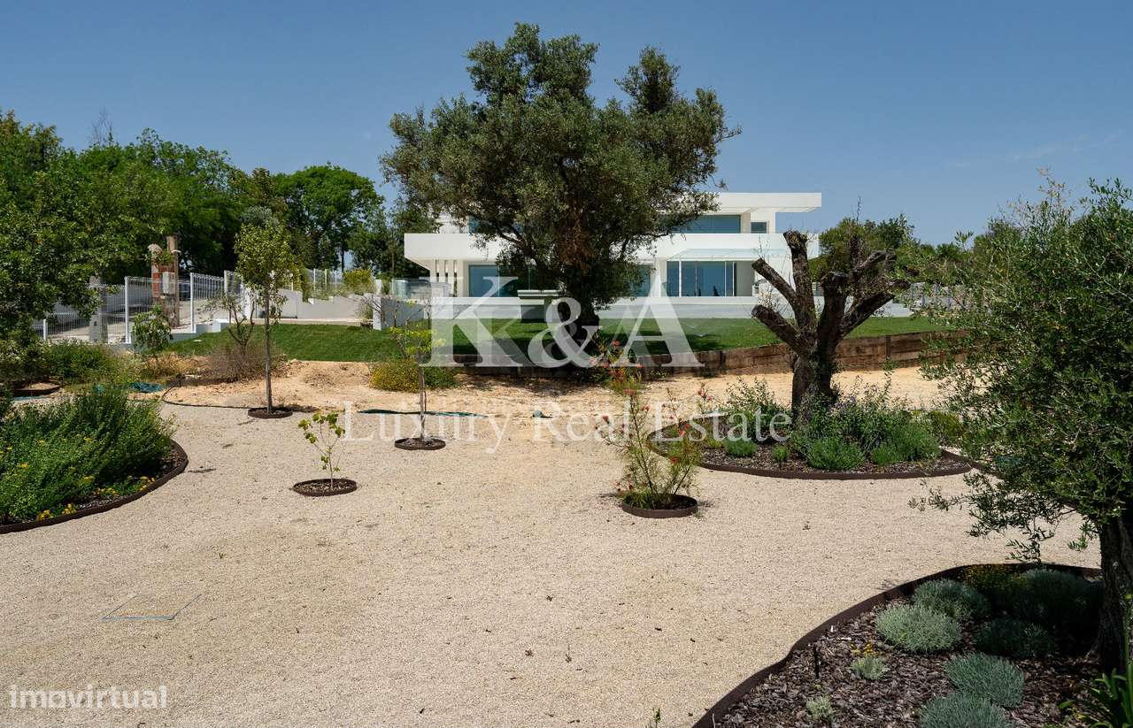 Moradia V6 contemporânea com vistas panorâmicas no Triângulo Dourado,-29