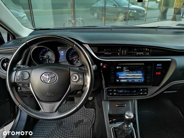 Toyota Auris 1.6 Premium - 10