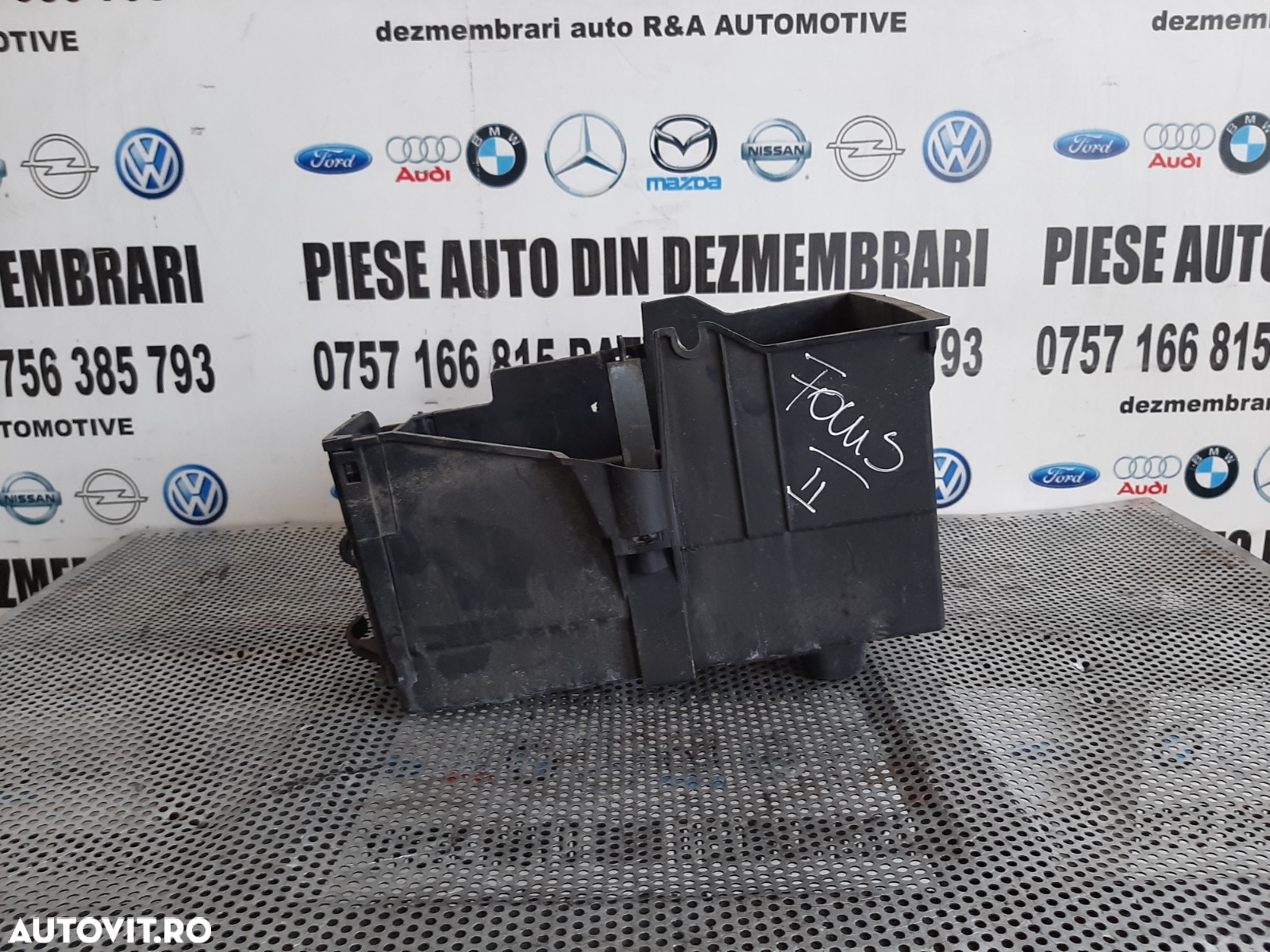 Carcasa Acoperitoare Baterie Ford Focus 2 C Max An 2005-2006-2007-2008-2009-2010-2011 Dezmembrez Ford Focus 2 Facelift 1.6 Tdci Euro 5 Motor GPDA An 2008-2011 Volan Stanga - 3