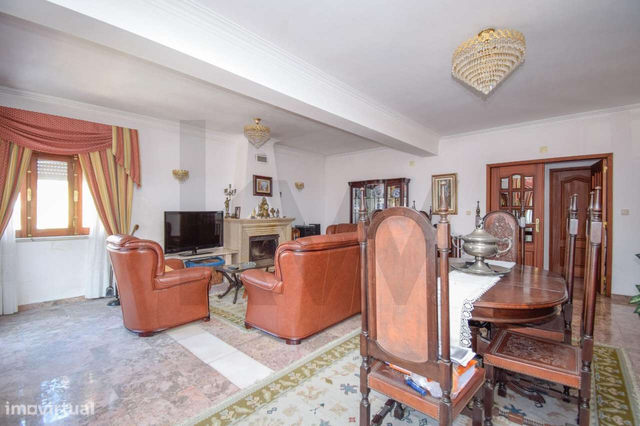 Moradia T3 com Armazém e Habitação Independente em Camarate - Loures - Grande imagem: 4/31