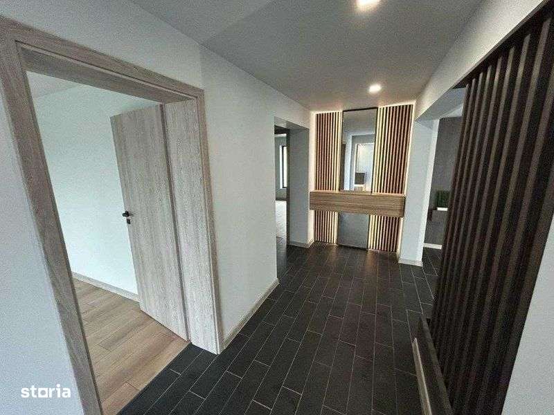 PROPRIETAR  ofer spre vanzare  CASA ,3 CAMERE pe Aleea Olteni -SMEURA - Imagine principală: 4/8