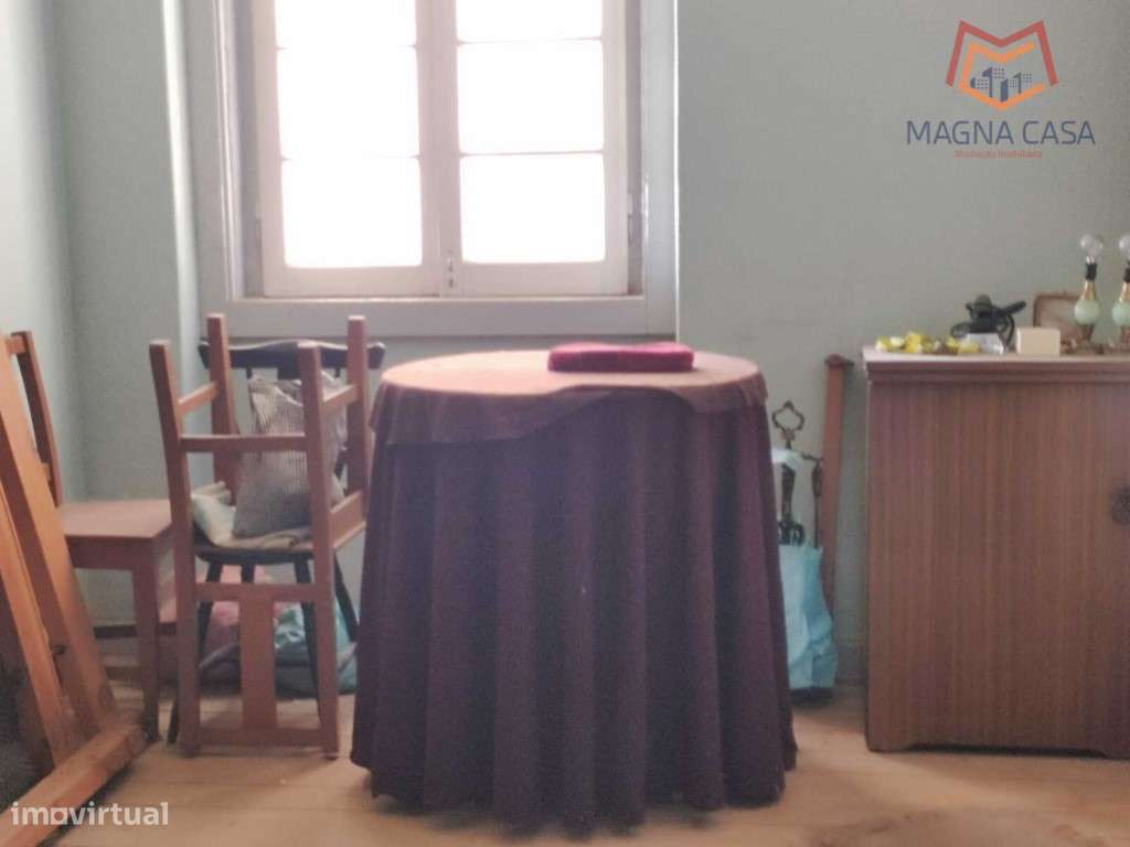 Moradia em Propriedade Total com 3 apartamentos T3, + 1 apartamento...-43