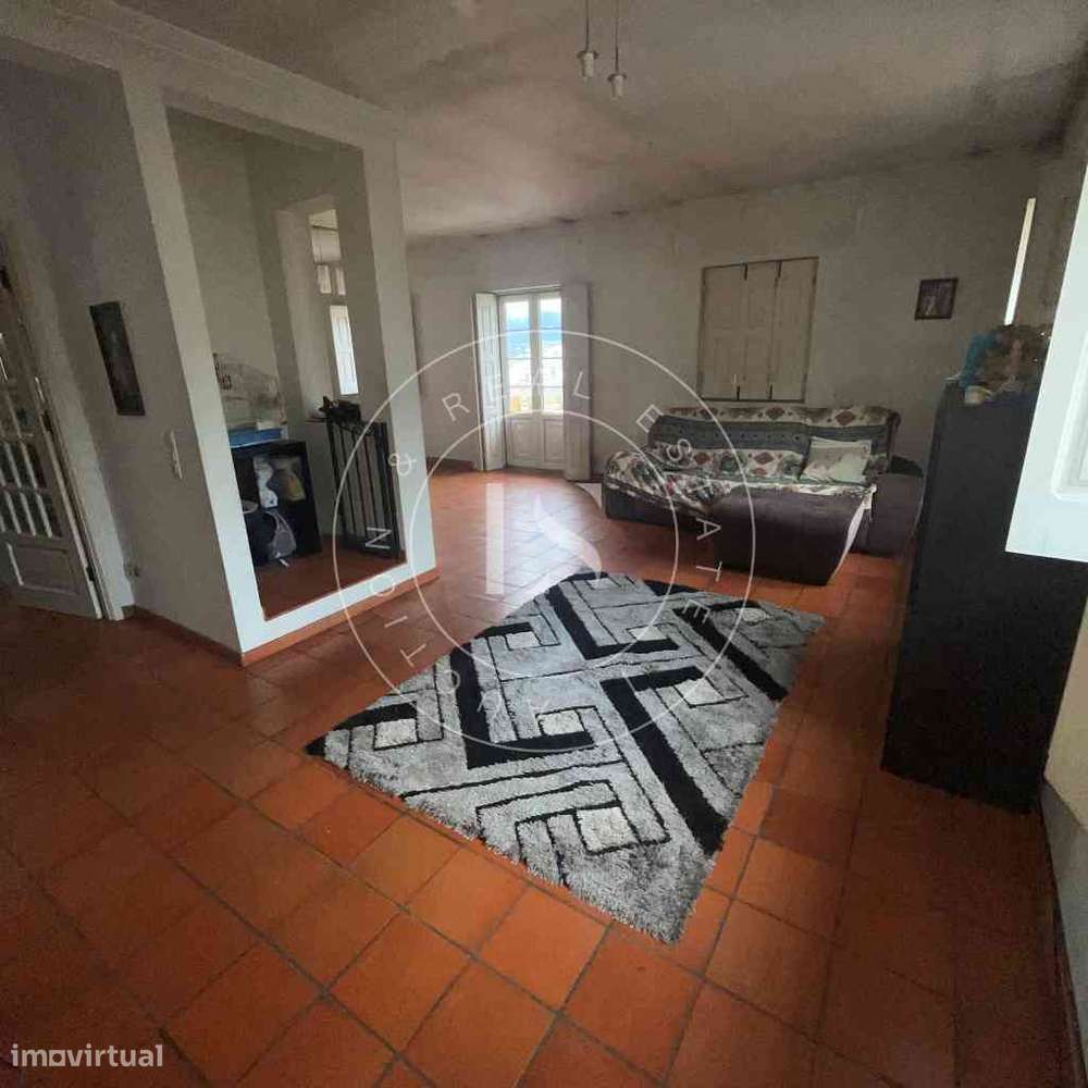 2 Apartamentos + Garagem com Logradouro | Vale de Cambra-23