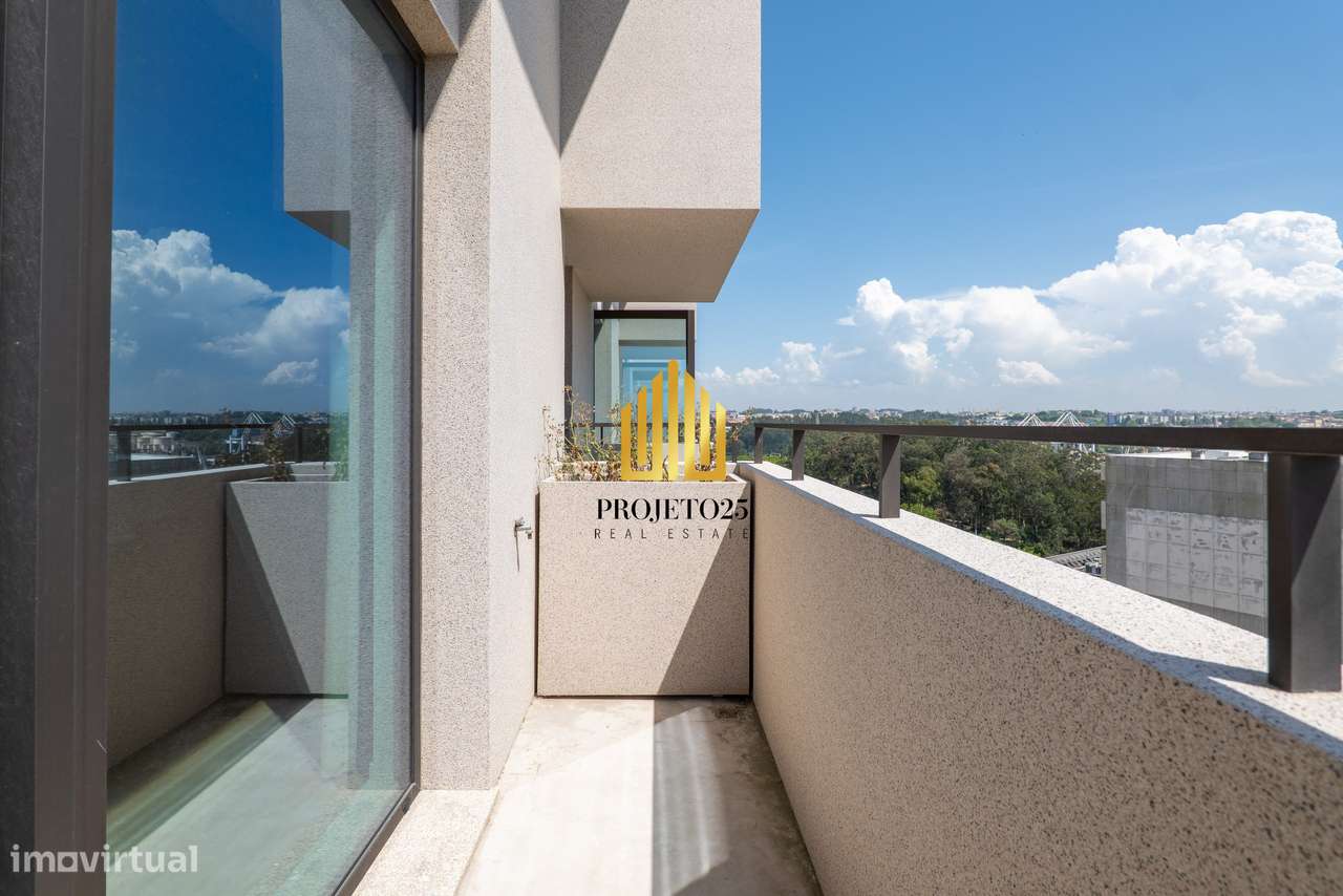 Apartamento T2, 3 Varandas Sul e Poente 13º Piso Vistas Deslumbrantes!-23