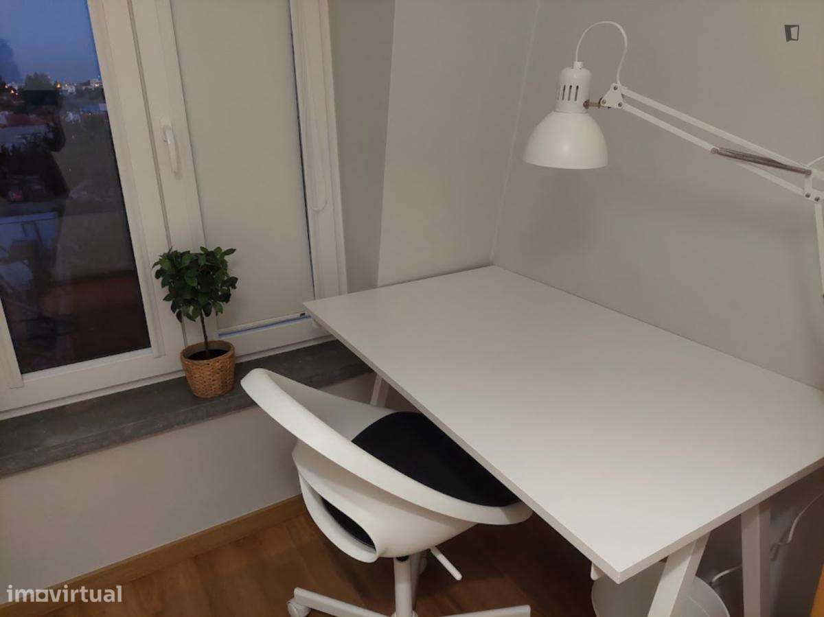 Quarto - localizado em Carcavelos Lisbon - Grande imagem: 4/6