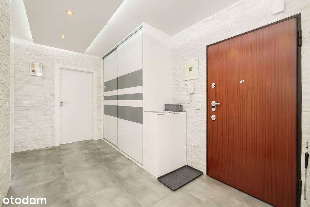 Przestronne, komfortowe mieszkanie w Łomiankach.-14