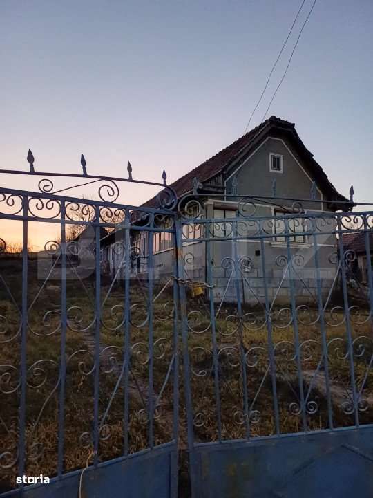 Casa taraneasca cu teren generos in Luna, langa Campia Turzii! - Imagine principală: 3/5