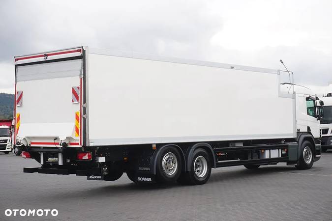 Scania P 410 / EURO 6 / CHŁODNIA + WINDA / 23 PALETY / OŚ SKRĘTNA / MAŁO UŻYWANA - 5