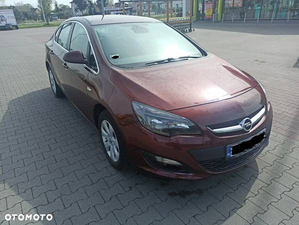 Opel Astra IV 1.4 T Active - 1