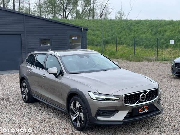 Volvo V60 Cross Country D4 AWD Geartronic Pro - 32