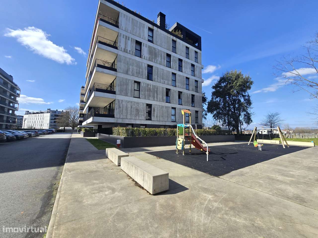 Apartamento T1 com terraço Seminovo.-17