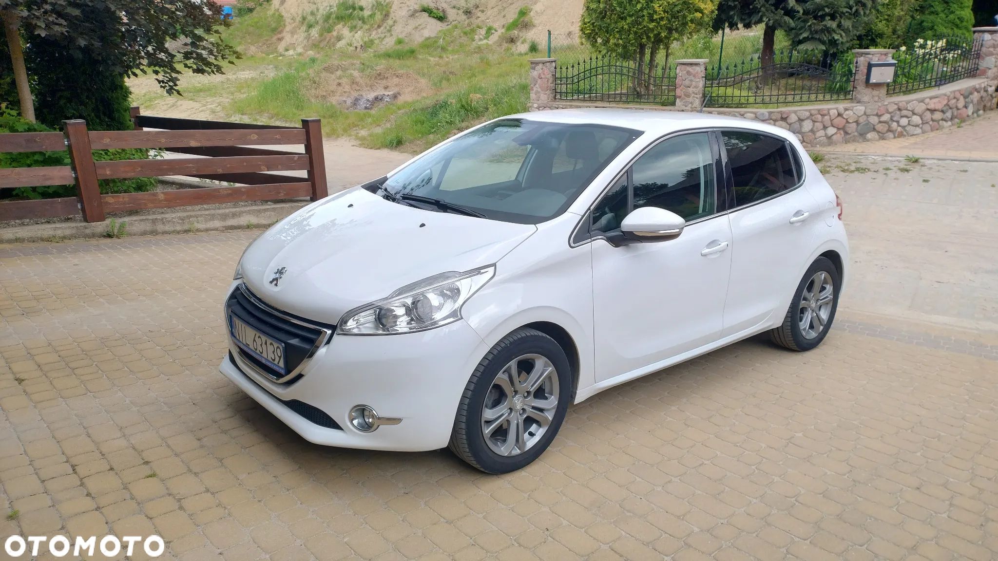 Peugeot 208 1.6 VTi Allure - 1