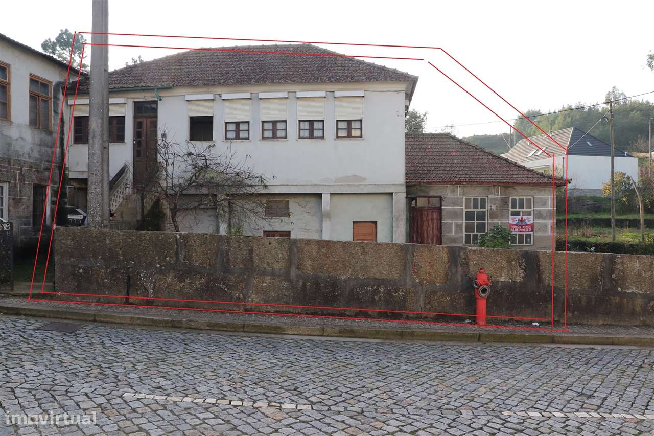 Moradia para Restaurar T3 Venda em Campo (São Martinho), São Salvador - Grande imagem: 1/11