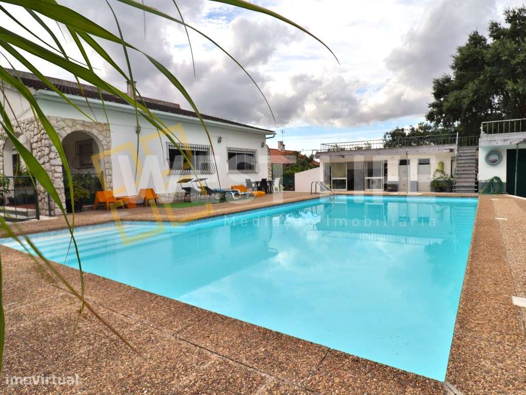 Moradia Independente T5 com jardim de 773m2 e piscina descoberta - ... - Grande imagem: 1/31