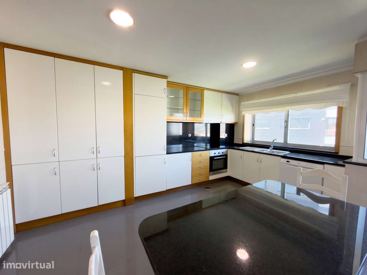 Apartamento T2 COMO NOVO Oliveira do Douro ao Intermaché-7