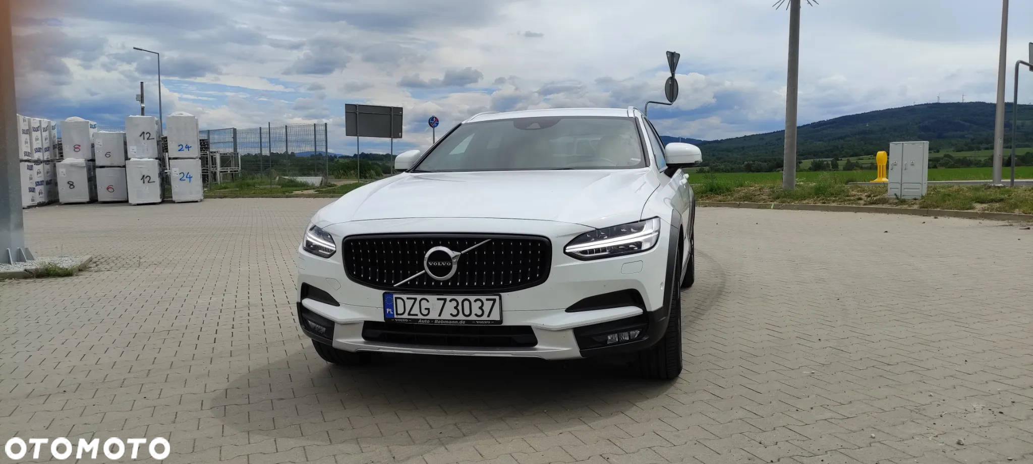 Volvo V90 Cross Country D4 AWD Geartronic - 2