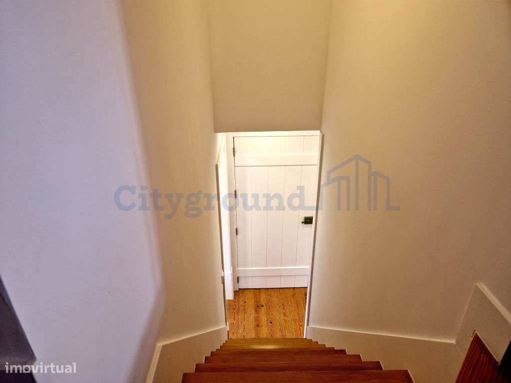 Apartamento T3 na Rua dos Fanqueiros, com vista para o Castelo de S...-18