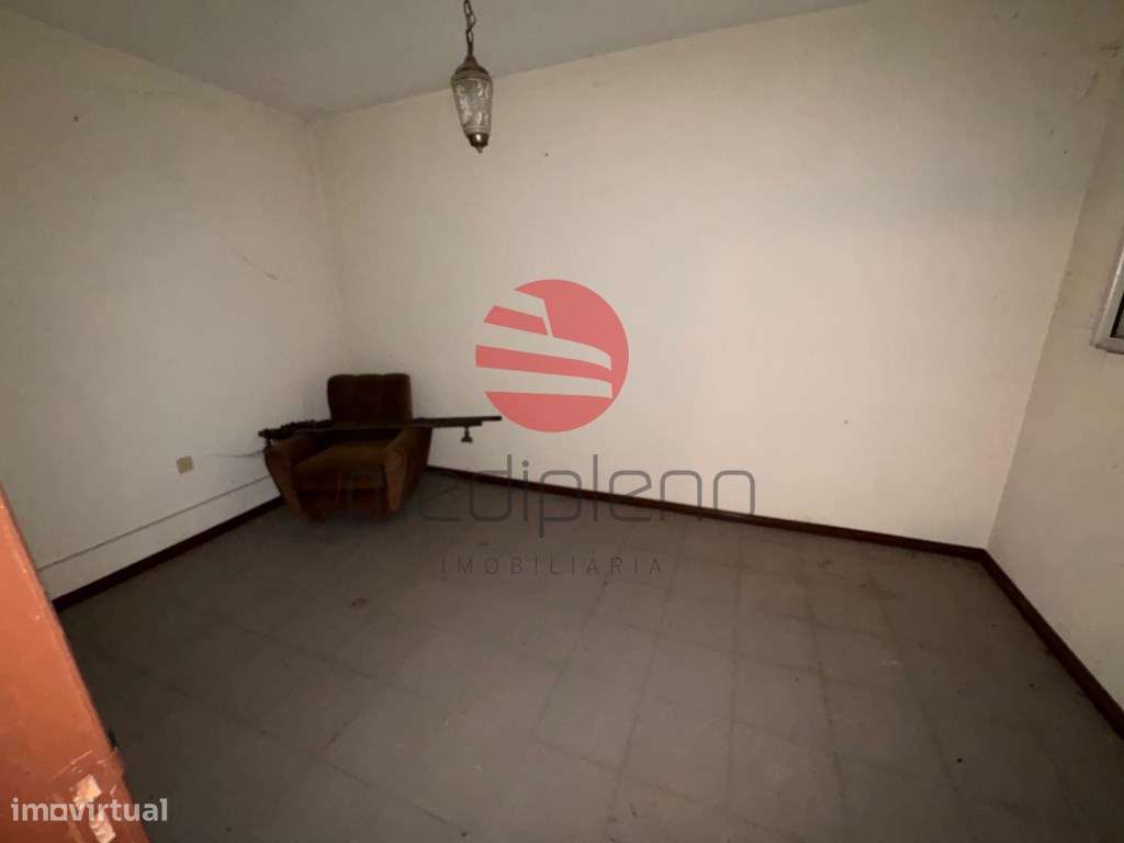 Moradia Bi-Familiar T8 Venda Moimenta da Beira-45