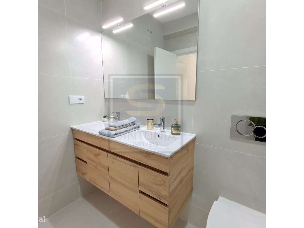 Apartamento T3 Totalmente Remodelado - Benfica-11