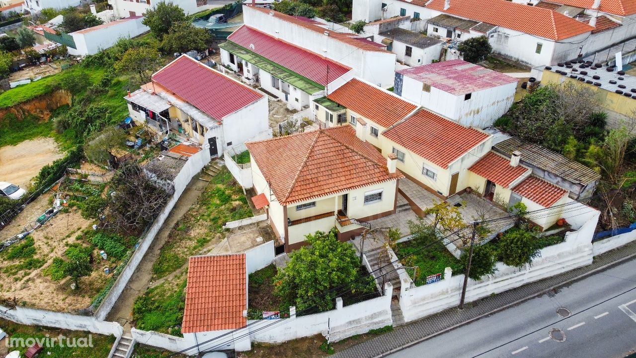 Moradia Isolada Térrea / Lote de 1026m2