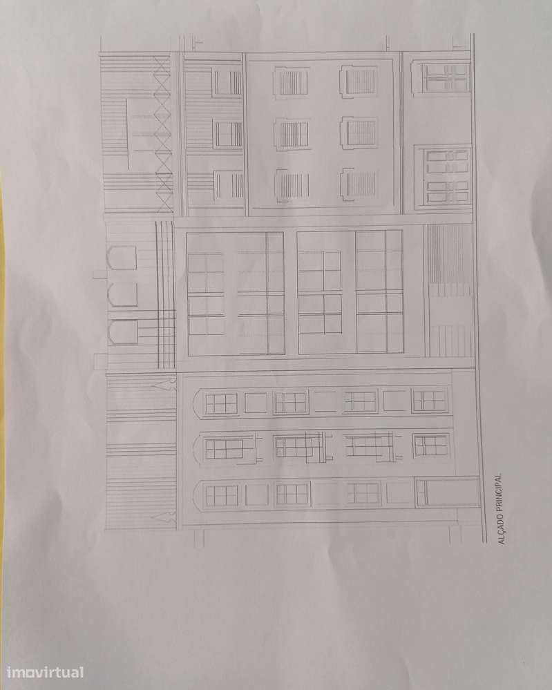 Prédio p Familia com Jardim jtº Praça Espanha e São D.Benfica-26