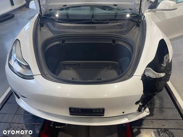 Tesla Model 3 - 18