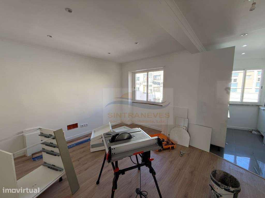 Apartamento T3 Fantástico e Totalmente Remodelado ao Pé da Igreja P...-13