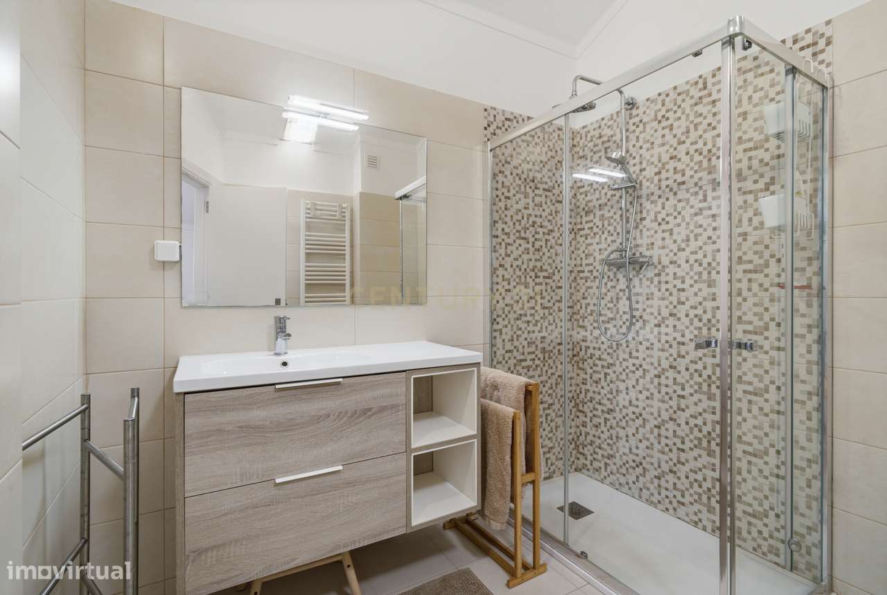 T1+2 Duplex com Vista Mar | A apenas 150 metros da praia de Santa Cruz-9
