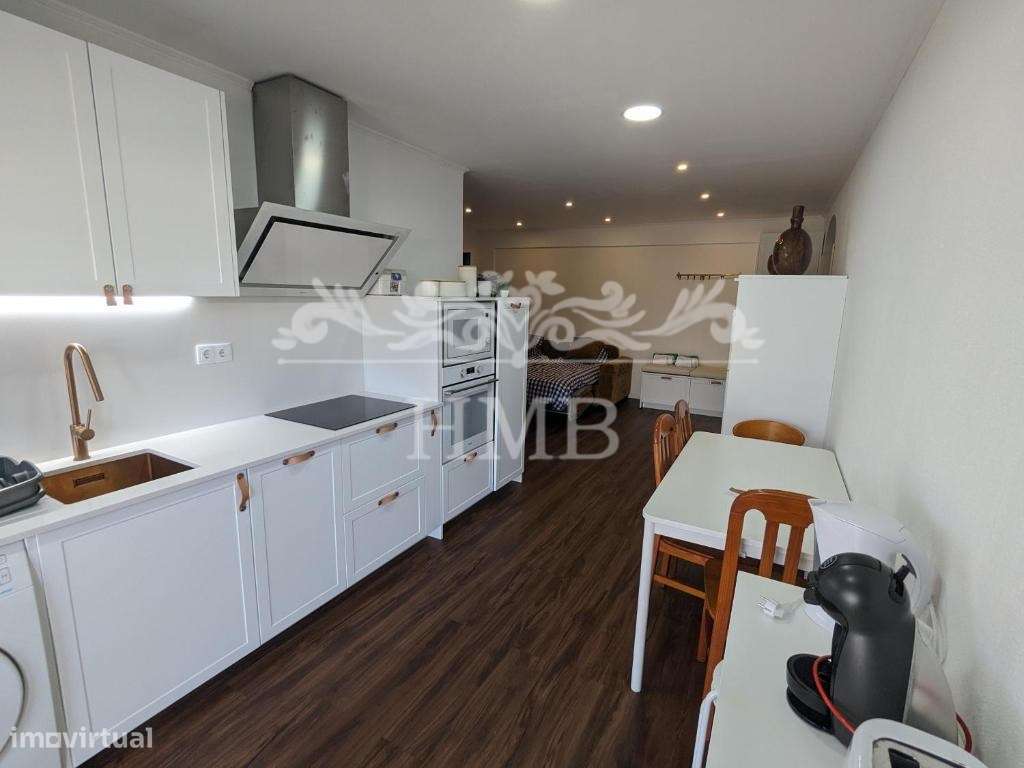 Apartamento T1+1 em Alvor, piscina e garagem-17