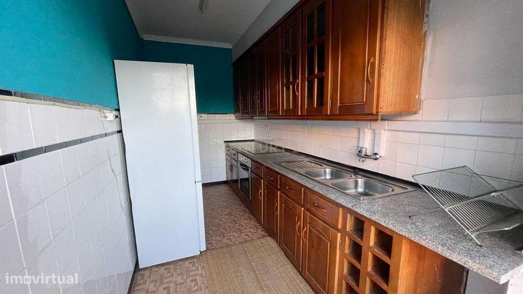 Apartamento T2 em Almada com excelente localização - Grande imagem: 2/12