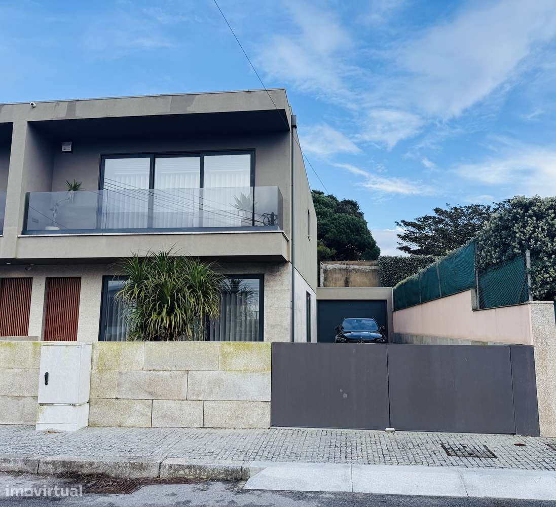 Moradia 3 frentes 200m praia-18