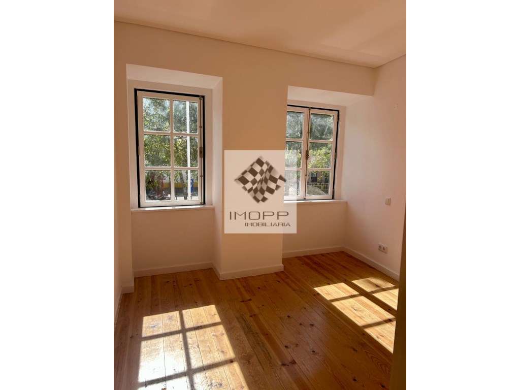 Moradia T2 +2 no centro histórico de Carnide-6