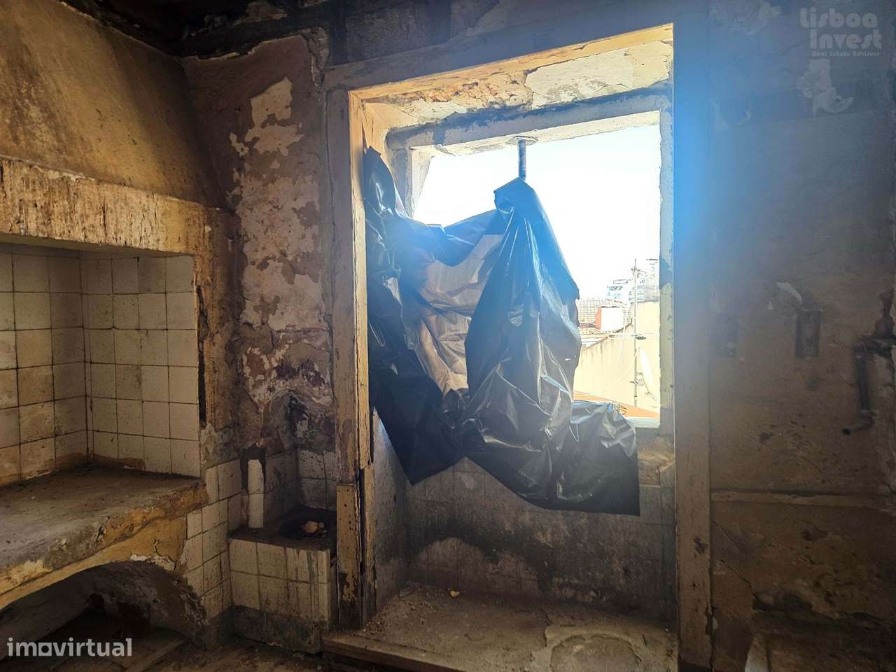 Vendo T2 para remodelação em predio totalmente remodelado-22