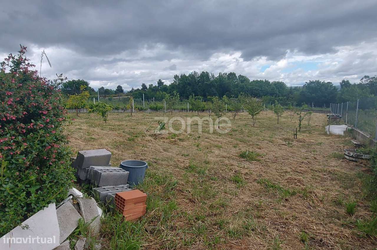 Moradia Térrea V3 com Piscina, Garagem e Terreno de 1.990 m² – Bust...-24