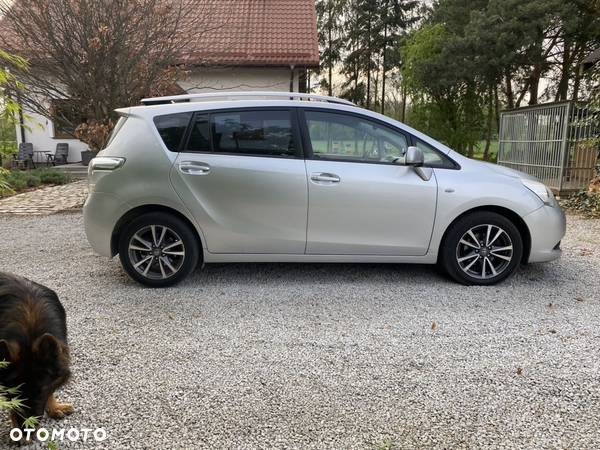 Toyota Verso 2.0 D-4D - 4