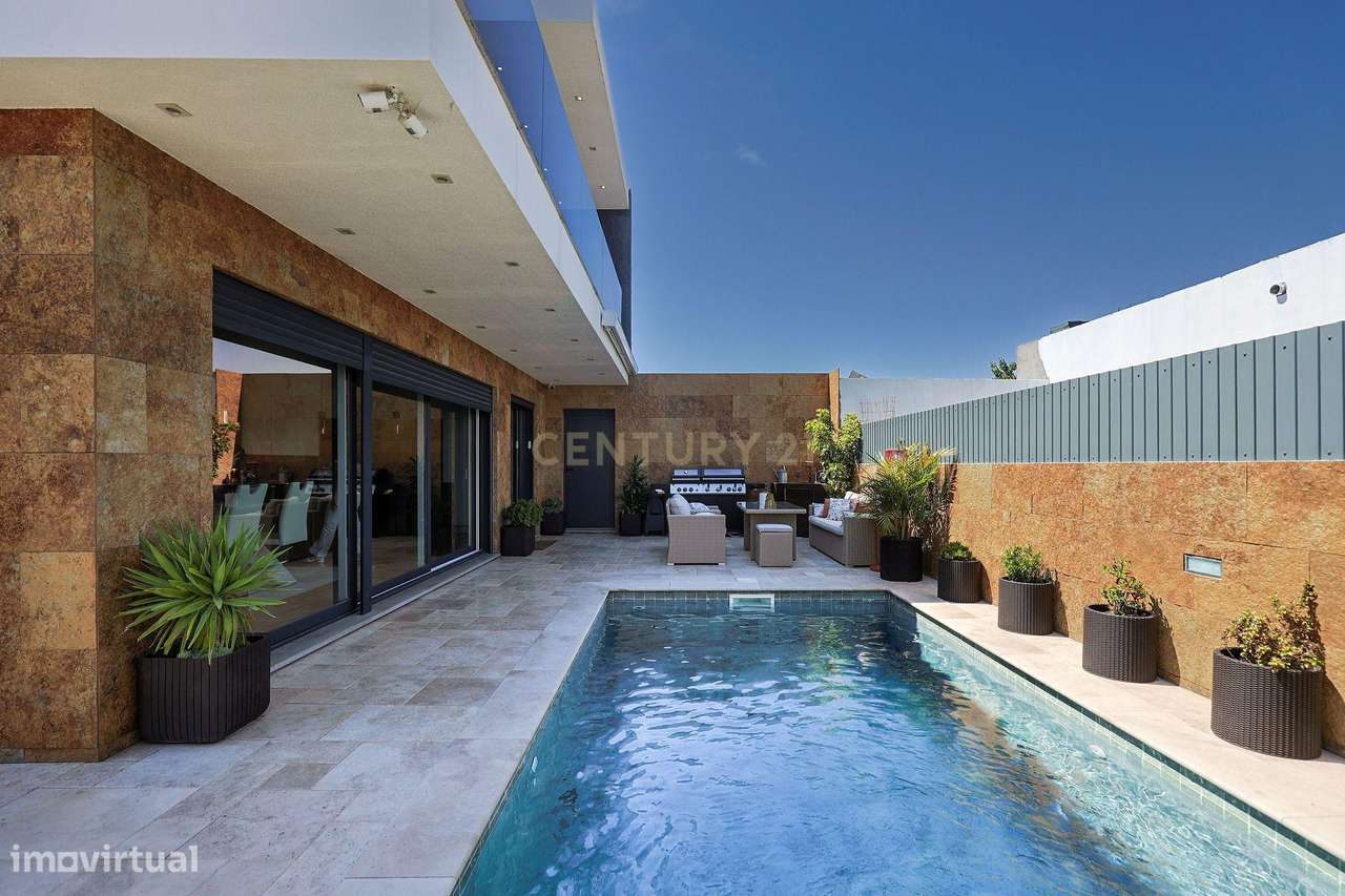 Moradia de Luxo | Duas Master Suites | Piscina de Água Salgada-51