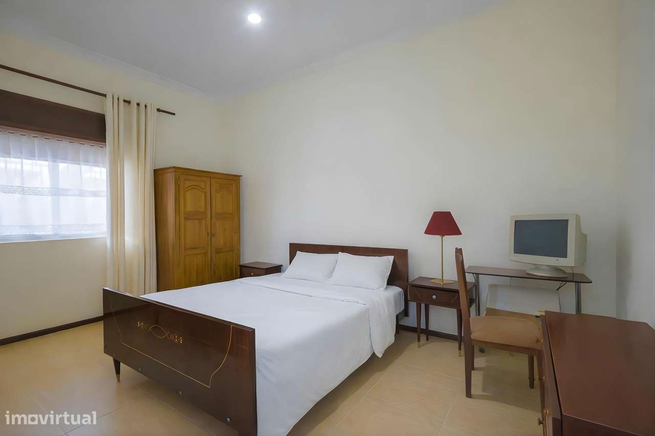 Moradia T8 na Póvoa do Varzim | Oportunidade de Investimento com...-12