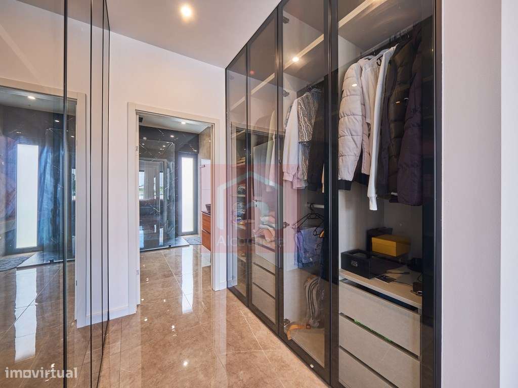 Moradia T5 de Luxo com Piscina Infinita Aquecida e Jacuzzi em Corte...-42