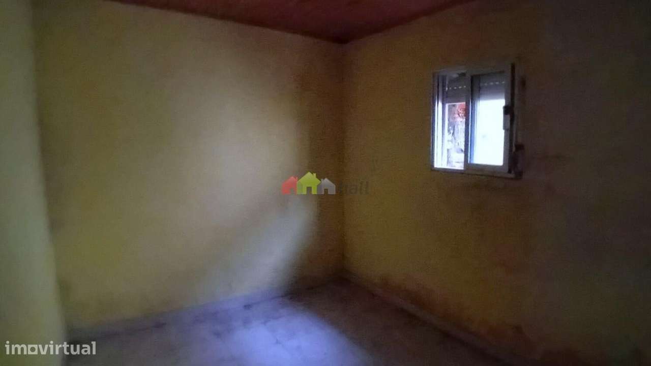 Moradia T4 térrea com anexos na Varzinha - Setúbal-12