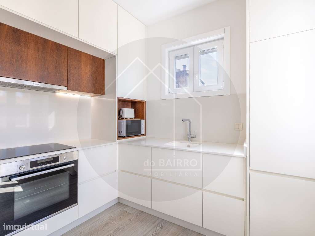 Apartamento no coração do Porto ideal para investimento urbano - Grande imagem: 3/26