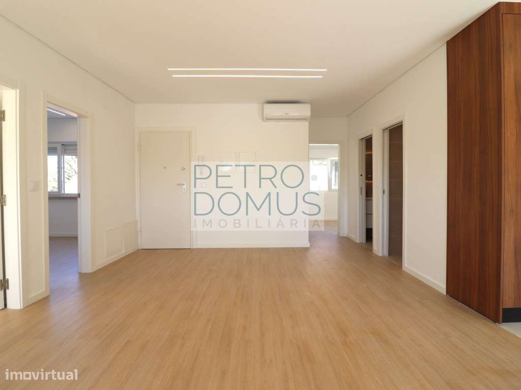 T2+1 EM PRÉDIO TOTALMENTE REMODELADO - ALMADA - VISTA CRISTO REI-11