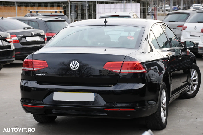 Volkswagen Passat - 16