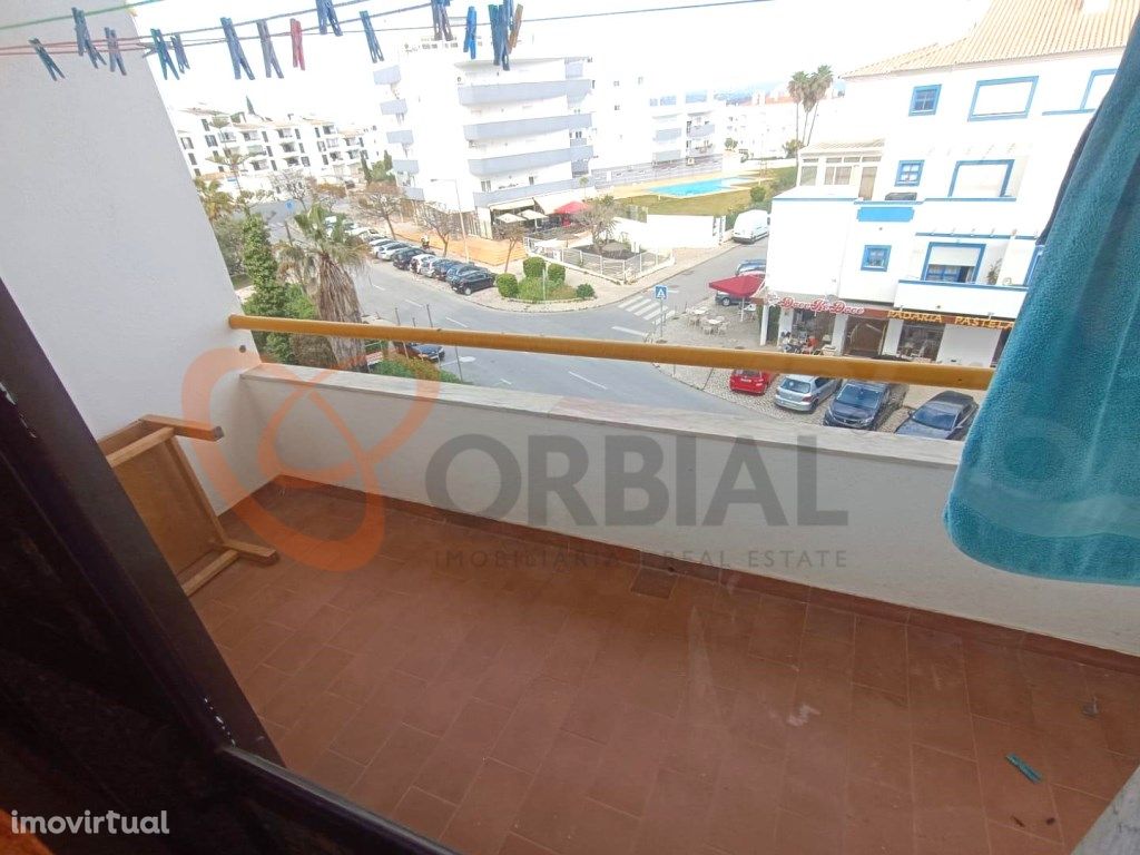 Apartamento T1 para venda em Albufeira com piscina.